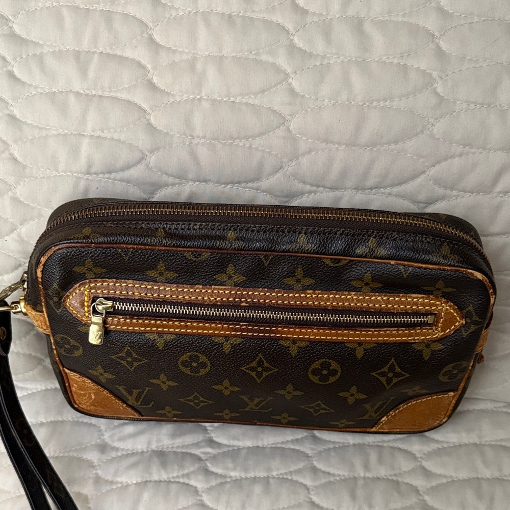 Authentic Louis Vuitton Monogram Toiletry Bag in Brown and Tan - Picture 4 of 7